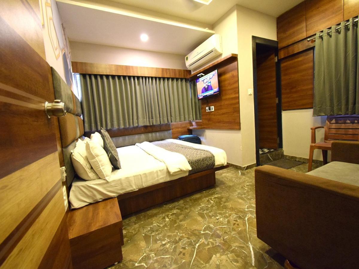 Hotel Lake Palace أحمد أباد المظهر الخارجي الصورة